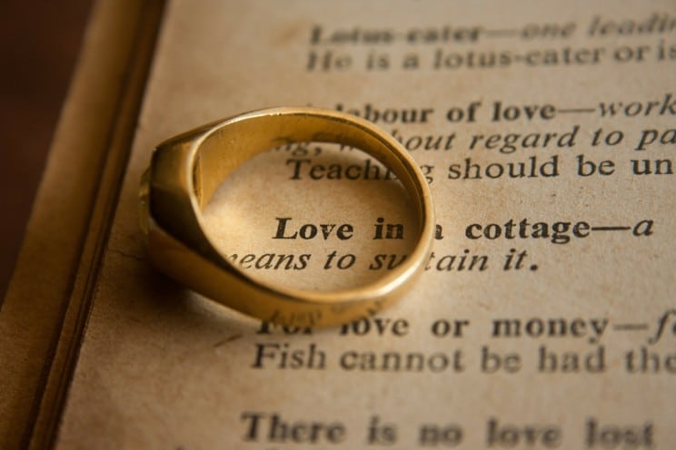 31 Poem Wedding Readings For Your Ceremony 