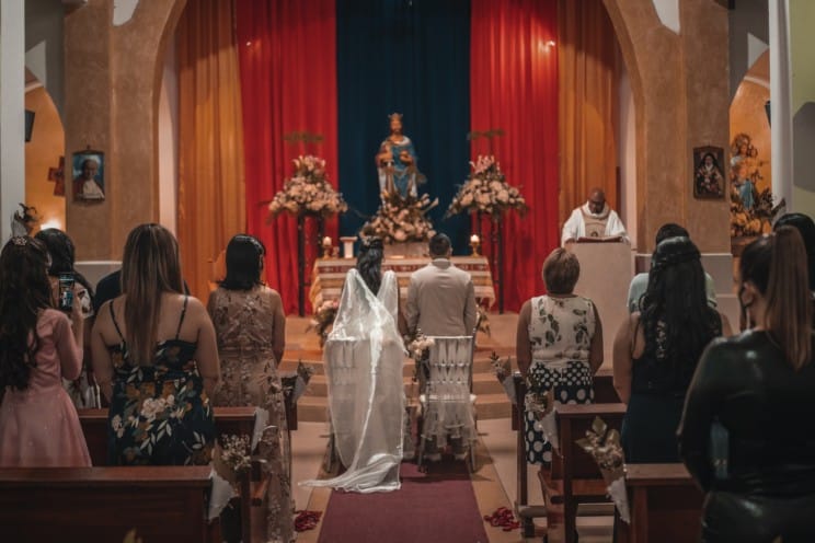 37 Catholic Wedding Readings For Your Ceremony