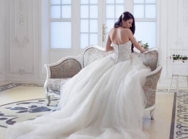 The Ultimate Guide to Choosing a Wedding Dress