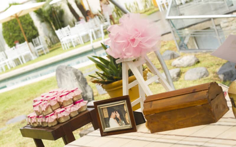 DIY vs. Professional Wedding Favors: Pros and Cons