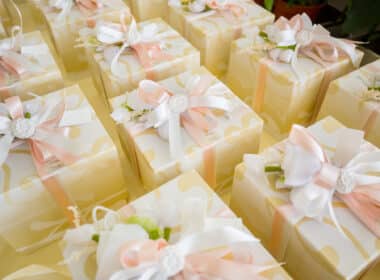 The Most Popular Wedding Favor Types (And How to Choose the Right One for You)