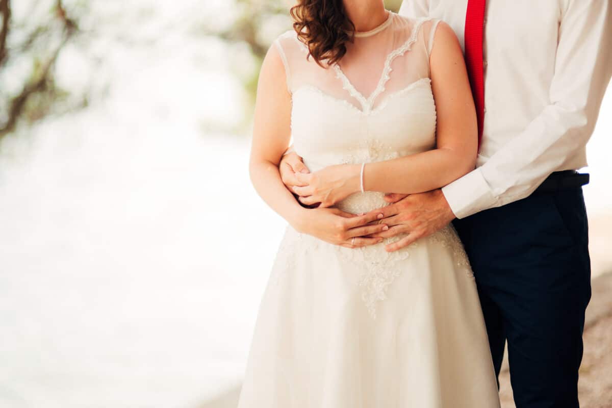 What is the best wedding dress style for plus size hourglass?