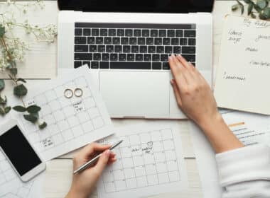 How to Create a Wedding Timeline That Works for You