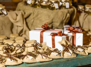 Wedding Favors on a Budget: Tips and Tricks