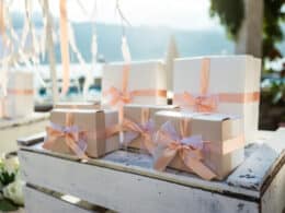 How to Choose Wedding Favors That Your Guests Will Appreciate