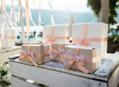 How to Choose Wedding Favors That Your Guests Will Appreciate