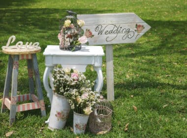 Diy Vs. Professional Wedding Vendors: Pros and Cons
