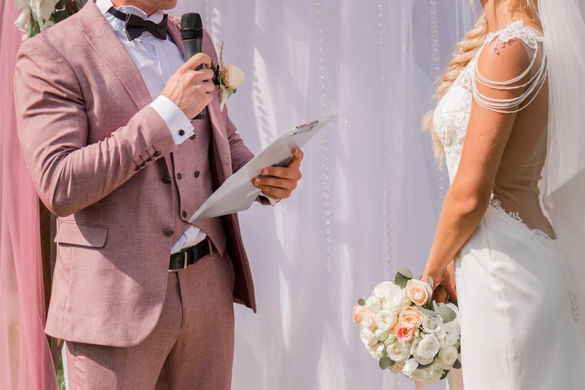 What do you write in a personal wedding vow?