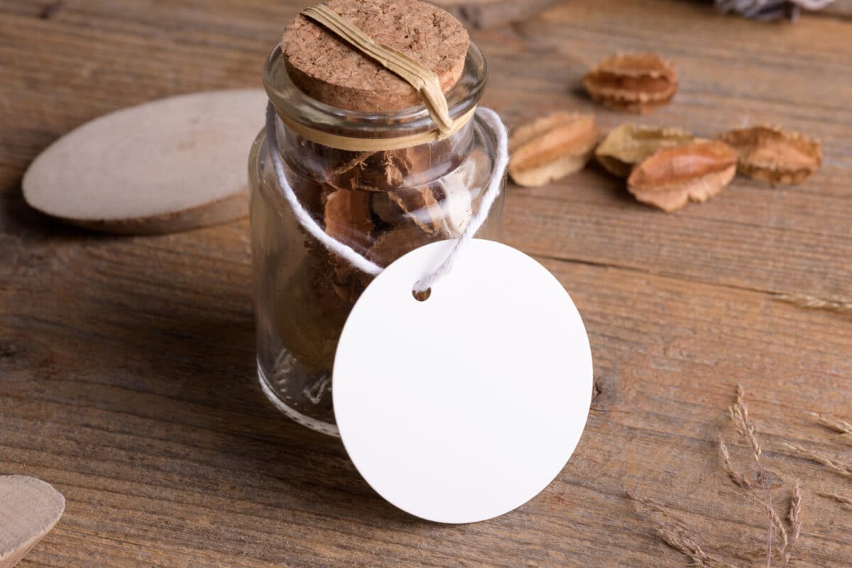 How to make your own wedding favor tags?