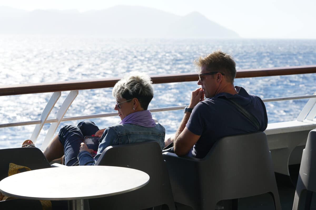 Do young adults go on cruises?