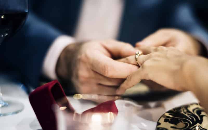 Is it Rude to Propose During Someone Else's Wedding? 