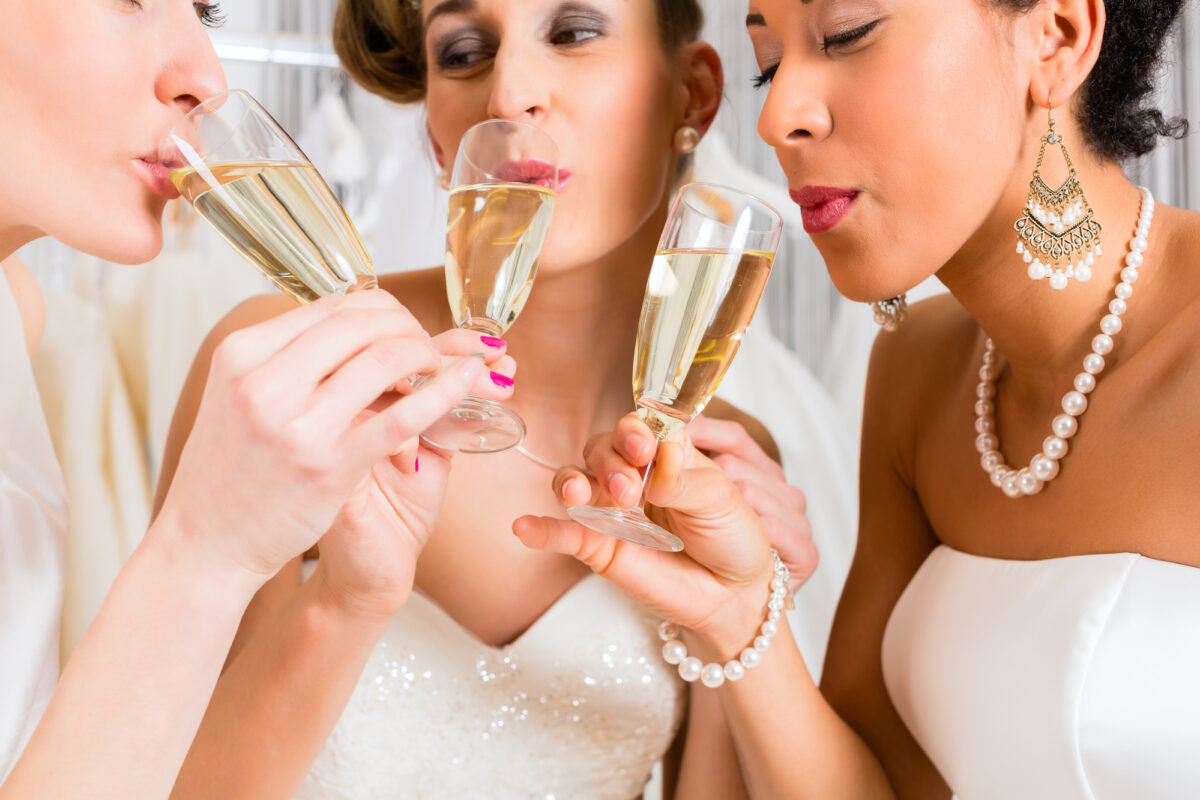 What should a maid of honor speech say about the bride?