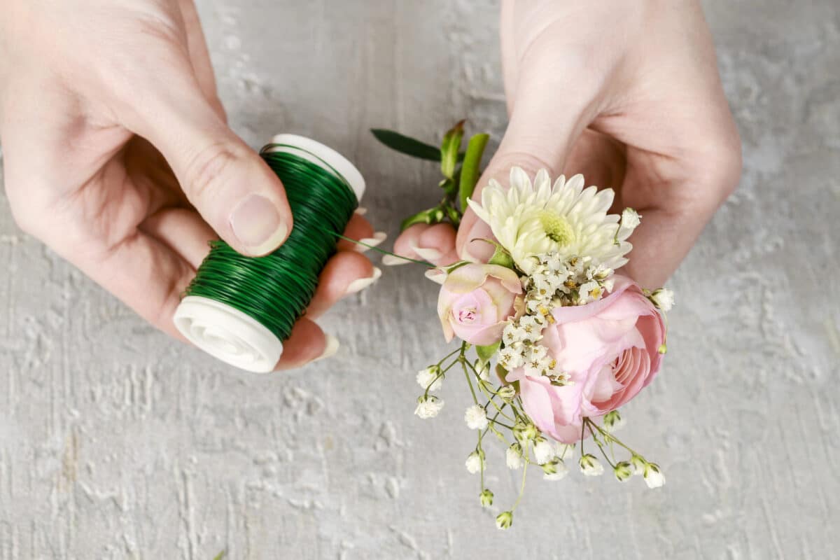 How do you make a real flower boutonniere?