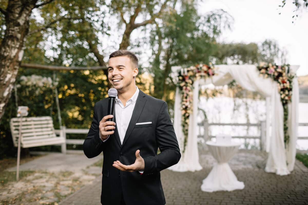 What is an example of a groom toast?