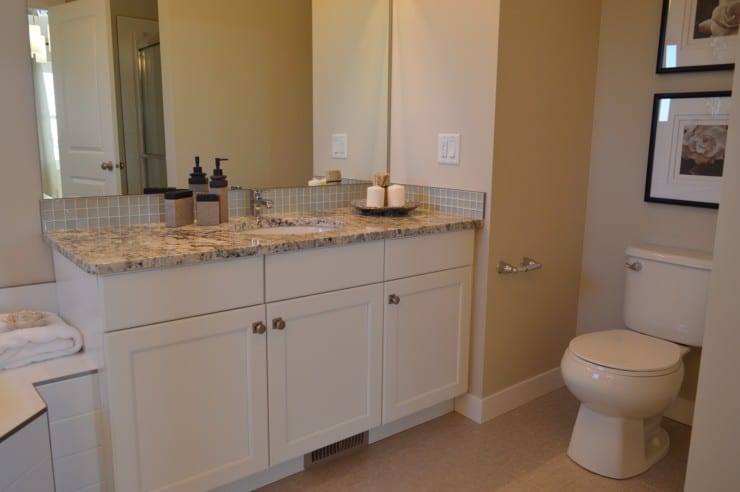 What Size Mirror for a Bathroom Vanity? (Including Charts/Tables)