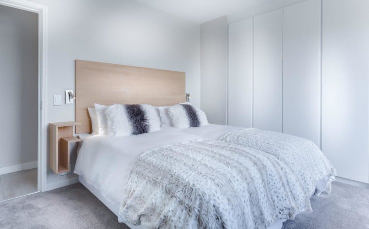 Smart adjustable bed