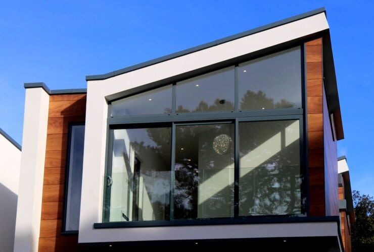 Laminated Glass vs. Acrylic Soundproofing: Which Is Better?