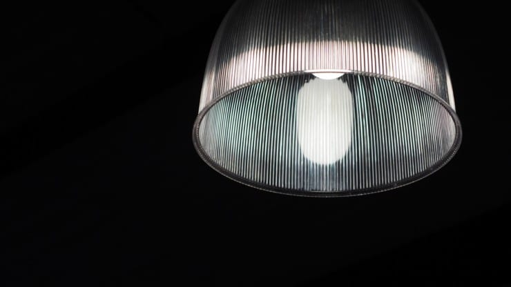 How to remove a ceiling light fixture without screws