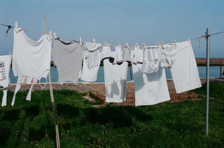 How to Wash Dark and Light clothes Together